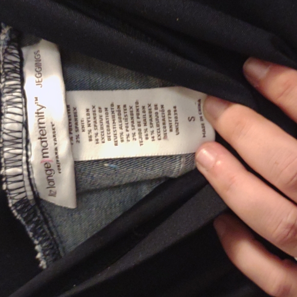 Cute Stretchy LizLange Maternity Jeans - Picture 4 of 4